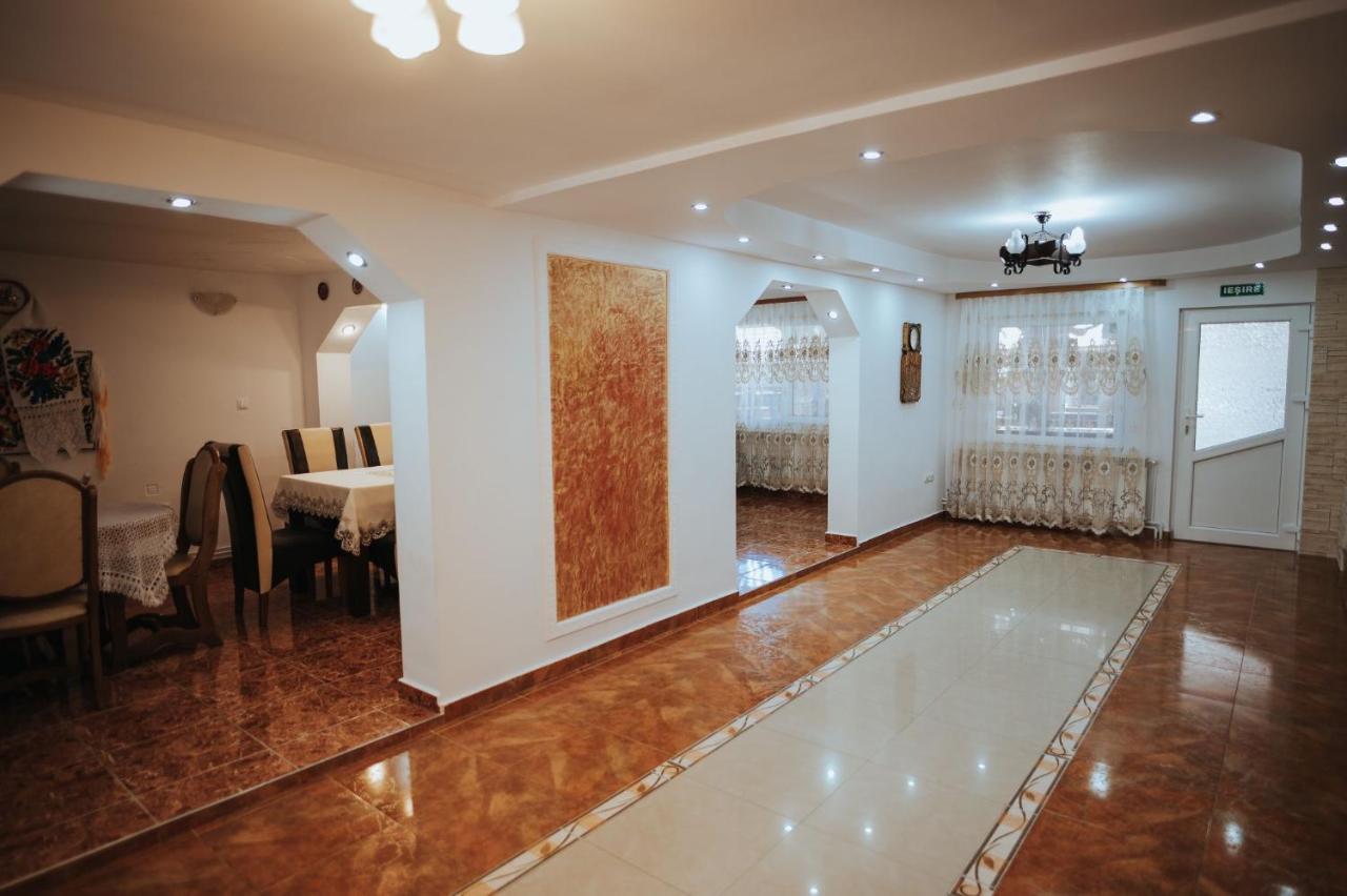 Pensiunea La Lenuta Oncesti  ภายนอก รูปภาพ